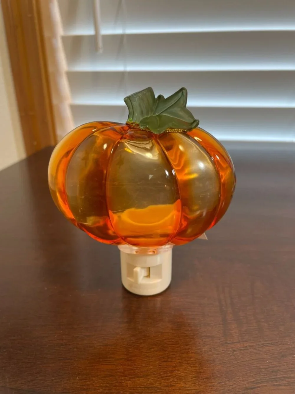 Vintage Roman, Inc. Translucent Pumpkin Night Light